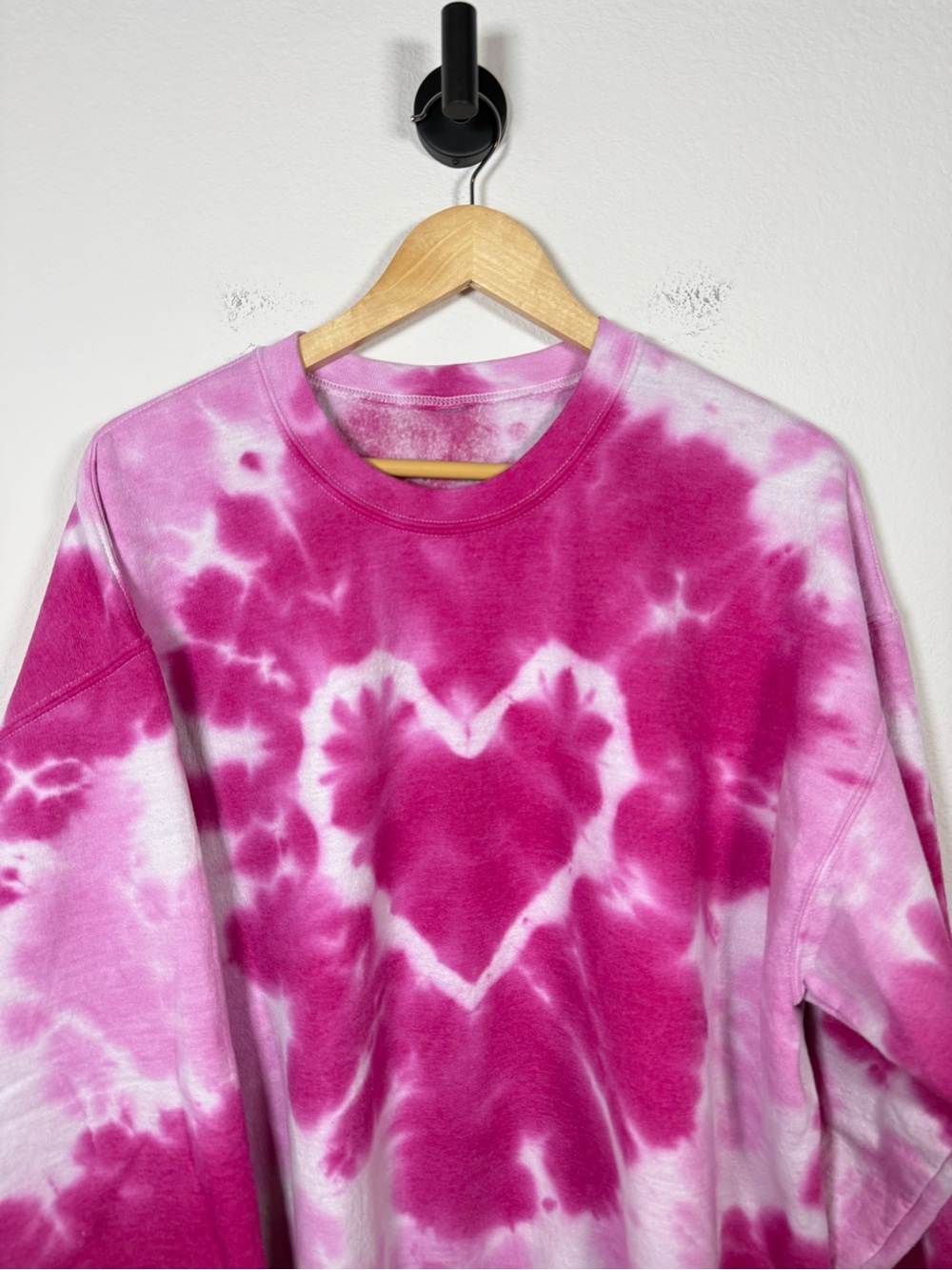 Urban Outfitters Tie Dye Heart Sweatshirt Pink Oversized One Size - Picture 4 of 5